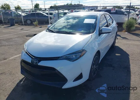 2017 Toyota Corolla Le z USA, uszkodzony, nr VIN 5YFBURHE2HP619766